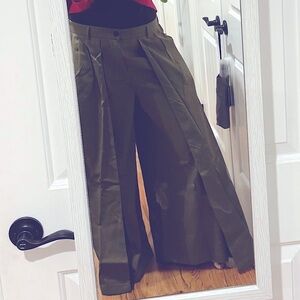 Gray Wide Leg Pants with Pleated Front